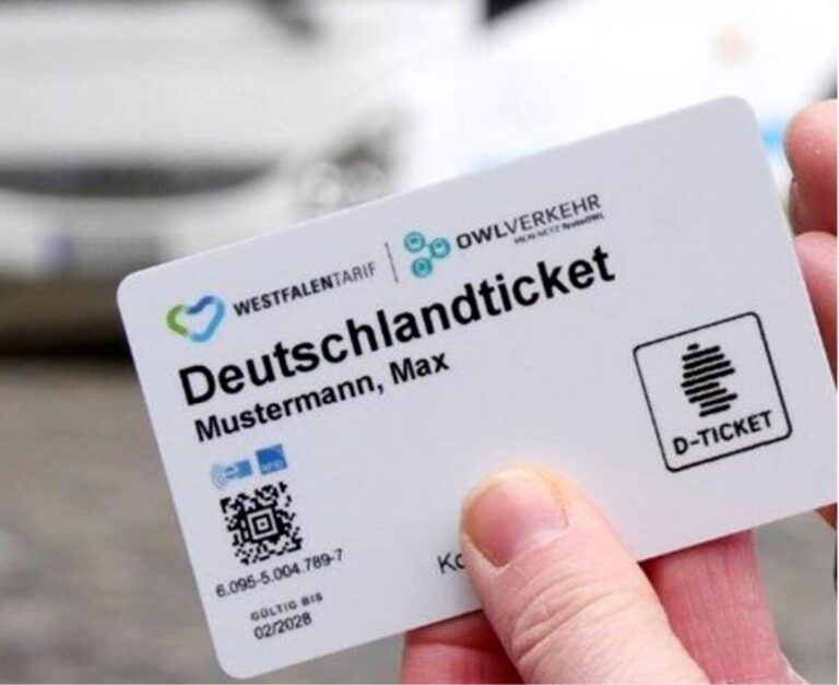 Stadt Bad Salzuflen mit neuem ÖPNV-Angebot für die Schüler*innen an Grundschulen und weiterführenden Schulen: Das neue Deutschlandticket bietet einen enormen Mehrwert mit der bundesweiten ÖPNV-Nutzung. © Stadt Bad Salzuflen