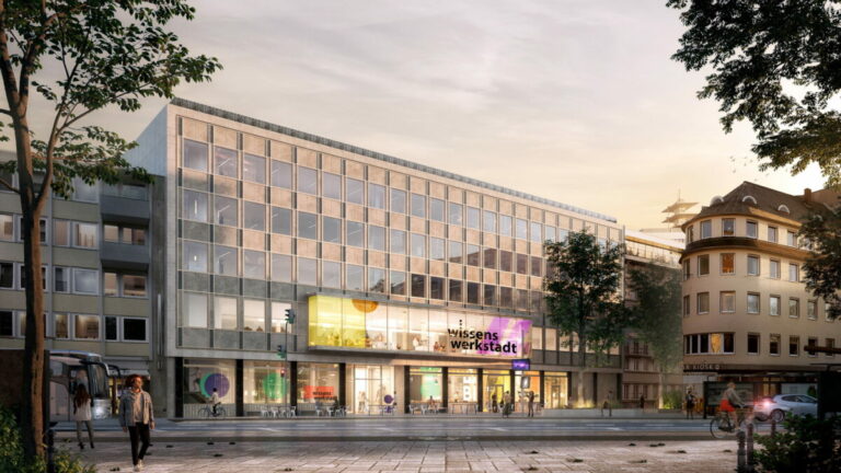 „Ausblick: Diese Illustration der Architekten zeigt, wie die Fassade der Wissenswerkstadt in der Bielefelder Innenstadt 2024 aussehen soll. Das Gebäude, in dem früher die Stadtbibliothek zu Hause war, wird derzeit komplett umgebaut.“ Ilustration: HauerP und lommn
