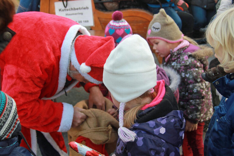 Gemütlicher Weihnachtsmarkt in Knetterheide. Foto_ Archiv Petra Kretschmer