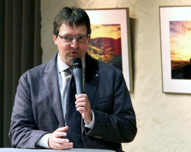 Frank Huismann ist der Kurator der aktuellen Sonderausstellung “Herrschaftszeiten?! 900 Jahre Haus Lippe”. Am Mittwoch, den 13. Dezember, lädt er alle Interessierten zum sogenannten “Kulturtee” ein. Fotoquelle: Weserrenaissance-Museum Schloss Brake