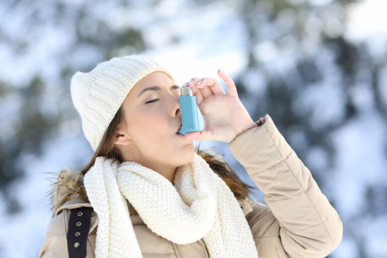 Rund 15.100 Menschen im Kreis Lippe, die an Asthma erkrankt sind, macht der Winter das Atmen noch schwerer. Foto: AOK/Colourbox/hfr.
