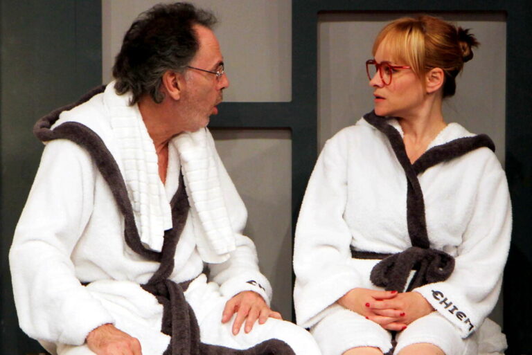 Komödie „Aufguss“ mit Hugo Egon Balder (links) und Dorkas Kiefer. Foto: © Oliver Fantitsch