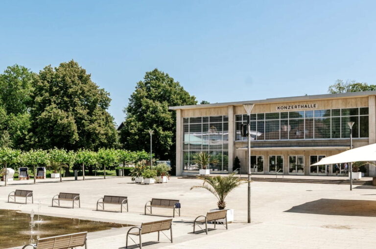 Konzerthalle für Vorträge und Veranstaltungen im Kurpark. Fotoquelle: Archiv Stadt Bad Salzuflen