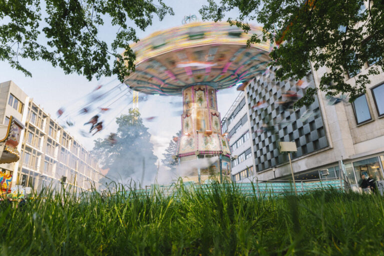 Für den Aufbau der Kirmesmeile wird der Niederwall bereits ab Sonntag, 26. Mai, 0 Uhr, gesperrt. Foto: Bielefeld Marketing, Michael Adamski