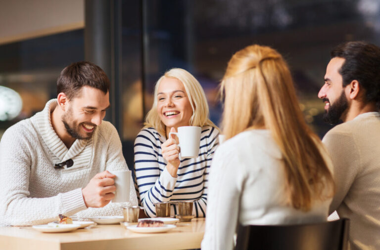 Kaffee-Fans können sich freuen: Das Getränk fördert nicht nur die Konzentration, sondern regt auch einige Funktionen im Körper positiv an – wenn die Menge stimmt. Foto: AOK/Colourbox/hfr