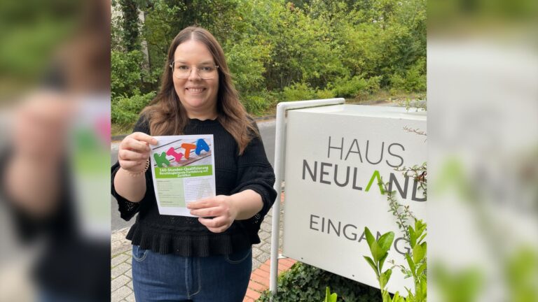 Will mit der 160-Stunden-Qualifizierung Quereinsteiger und Ergänzungskräfte auf die Arbeit in der Kita vorbereiten: Sabrina Jostameling, Fachbereichsleitung Berufliche Erwachsenenbildung in Haus Neuland. Foto: Haus Neuland