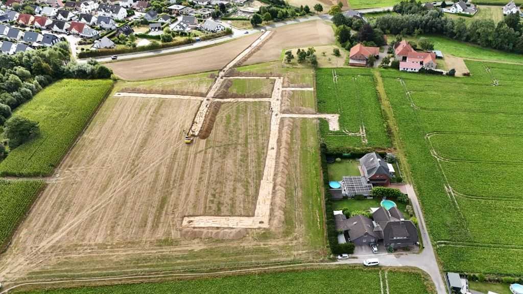 Die Archäologen haben die Fläche mit der Drohne erfasst. Fotoquellen: Gemeinde Leopoldshöhe