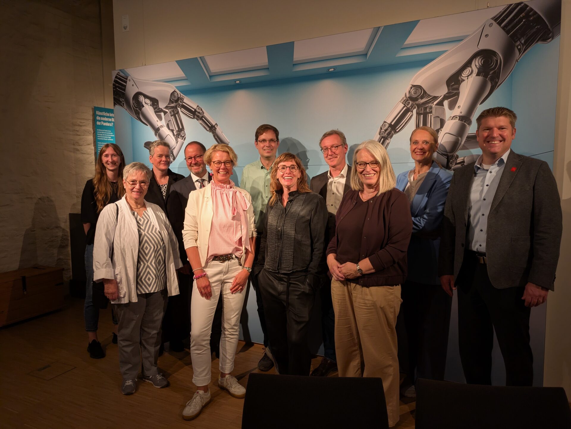 An der neuen Sonderausstellung “A KInd of Art. Künstliche Intelligenz trifft (Weser-)Renaissance” haben viele kreative Köpfe mitgewirkt. Foto: Landesverband Lippe