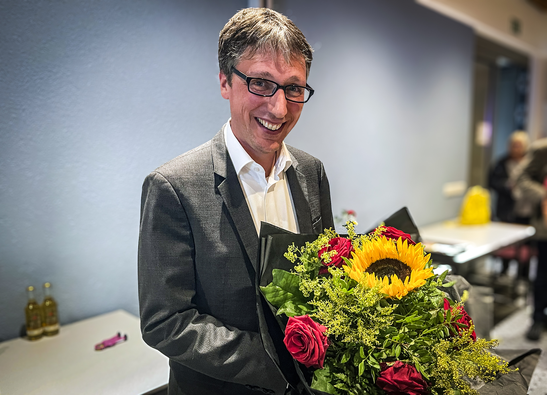 Neuer und alter Bürgermeister für Leopoldshöhe - Martin Hoffmann wird mit knapp 56% der Stimmen im Amt bestätigt. Foto: Dietmar Klee