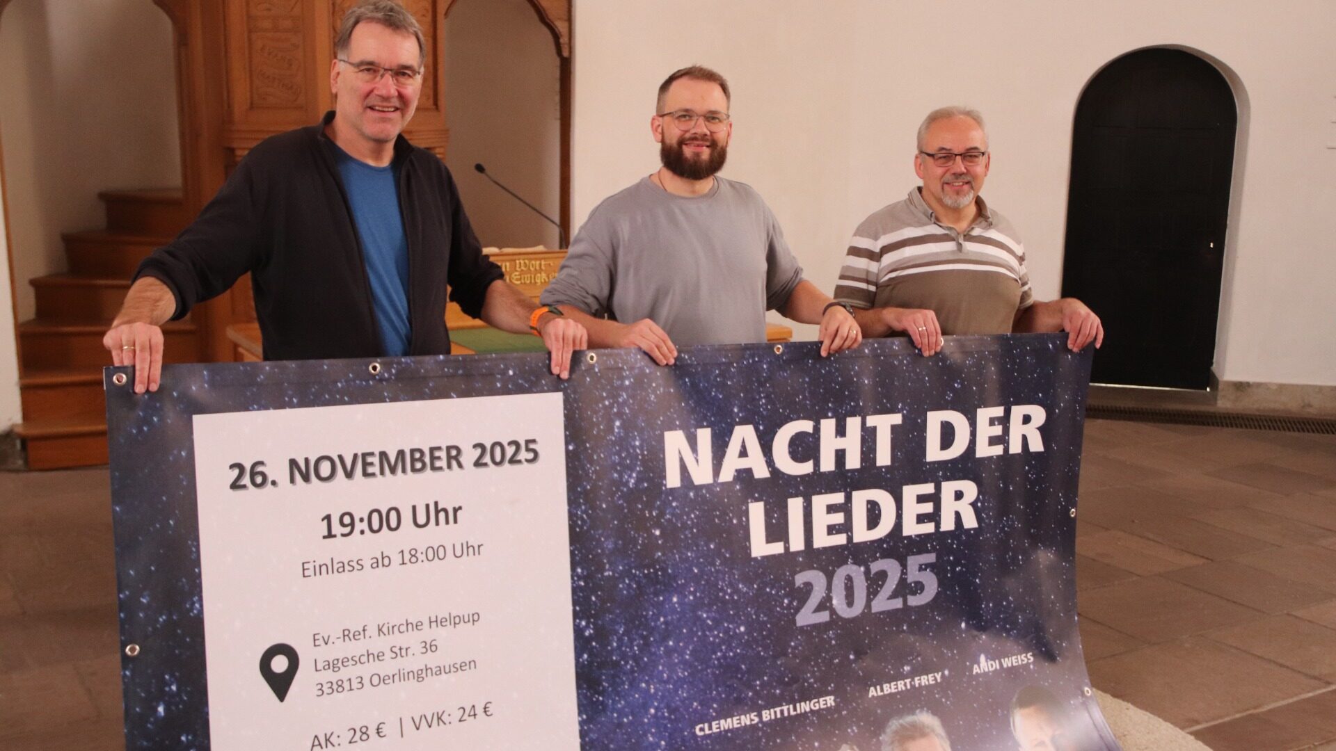 Die Vertreter der beiden Kirchengemeinden, Stefan Weise, Rudi Peters und Sascha Brakowski (von links) organisieren gemeinsam das Konzert in der Helpuper Kirche. Foto: kd