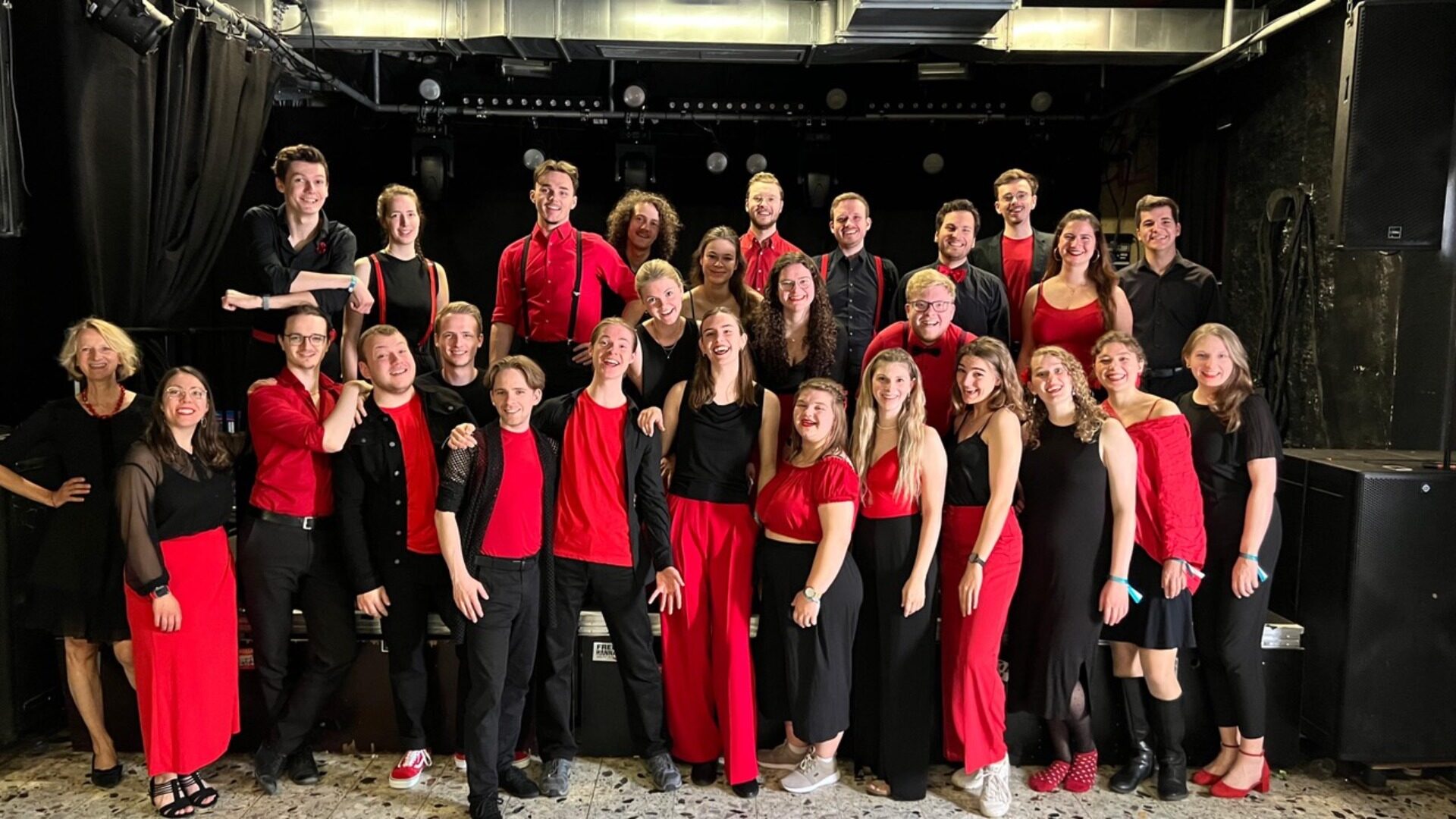 Das 32-köpfige Vokalensemble der Hochschule für Musik Detmold Pop-Up. Foto: © Kirchengemeinde Bergkirchen