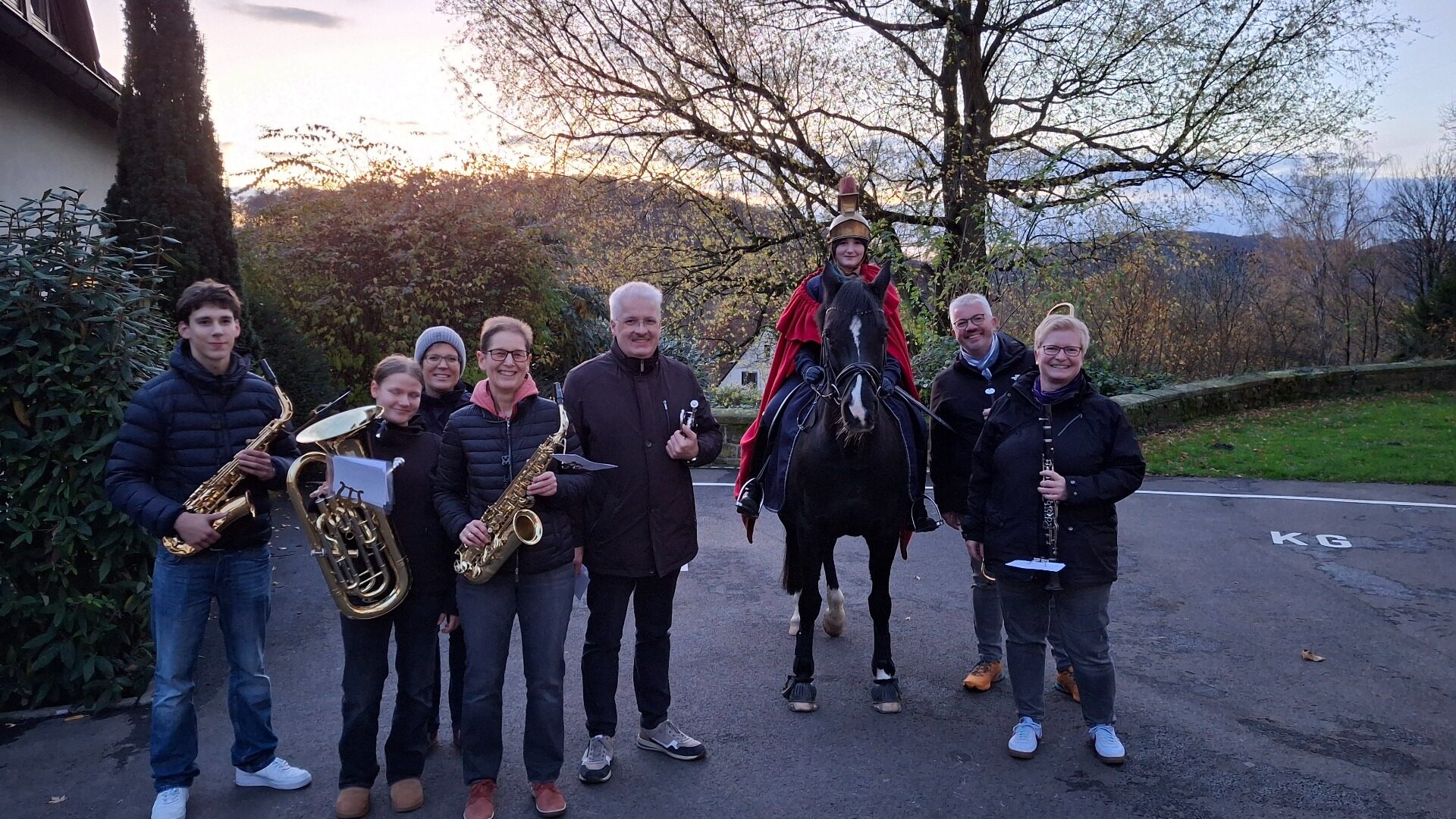 Musikalisch gestaltet wurde der Martinszug vom Ensemble "HolzBlech" unter den Leitung von Alfons Haselhorst. Fotos: Privat