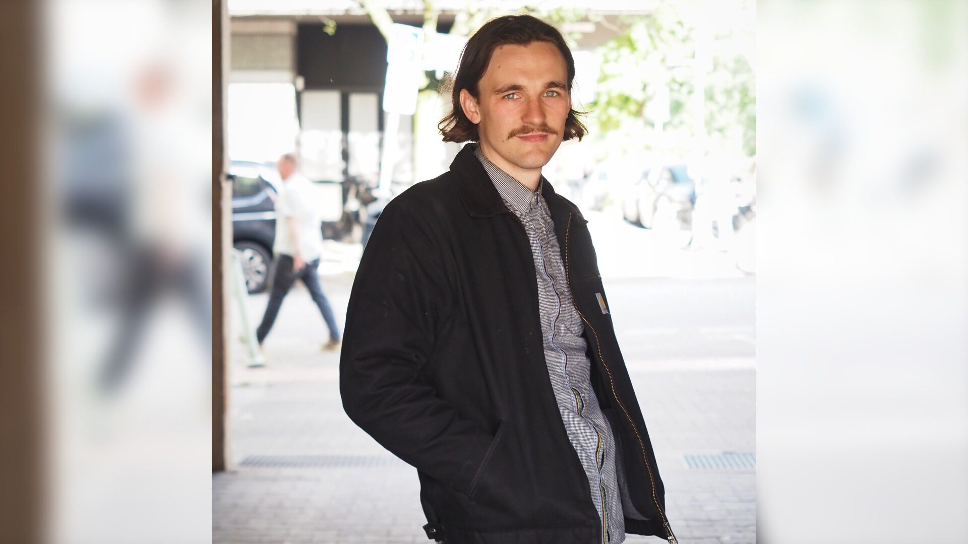 „Buchgeplauder“ mit Kaleb Erdmann. Foto: Jakob Kielgaß