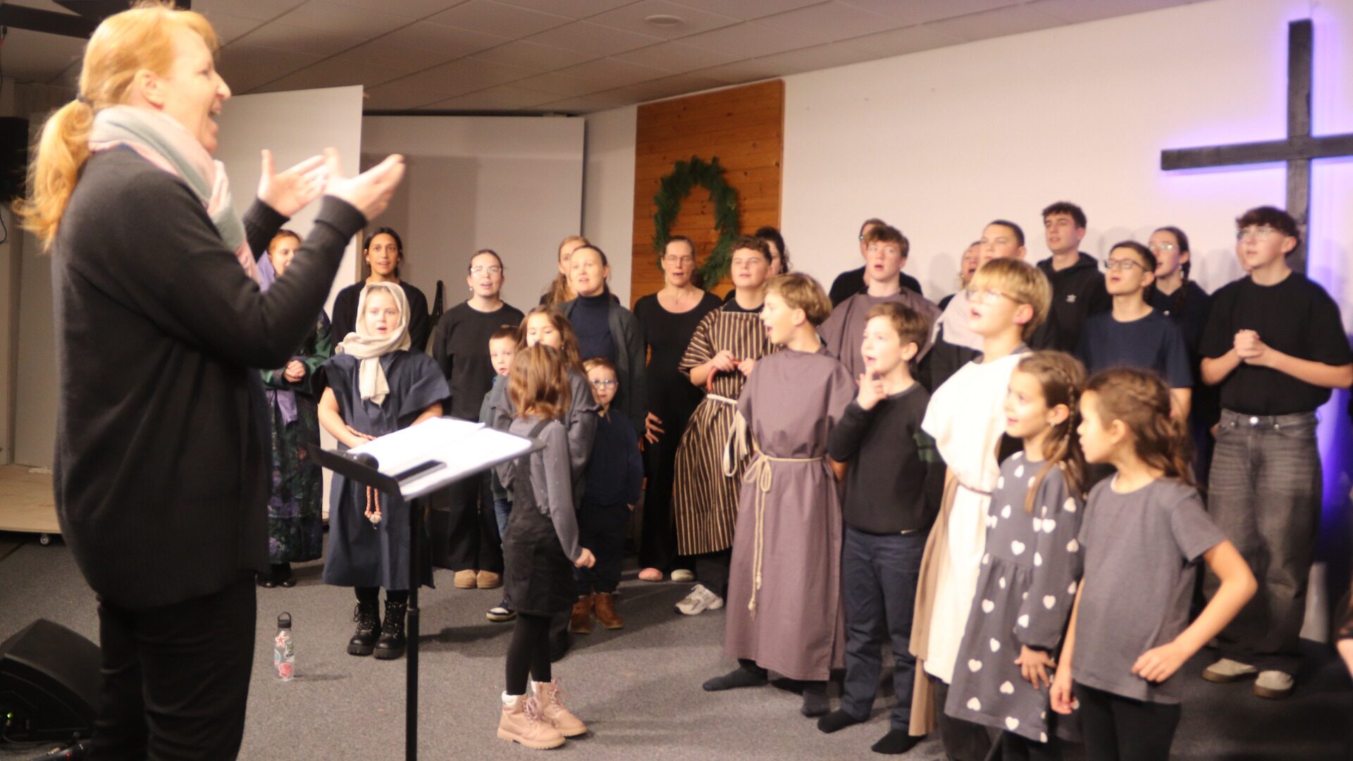 Unter der Leitung von Carola Santos ist auch der Chor am Musical beteiligt. Foto: kd