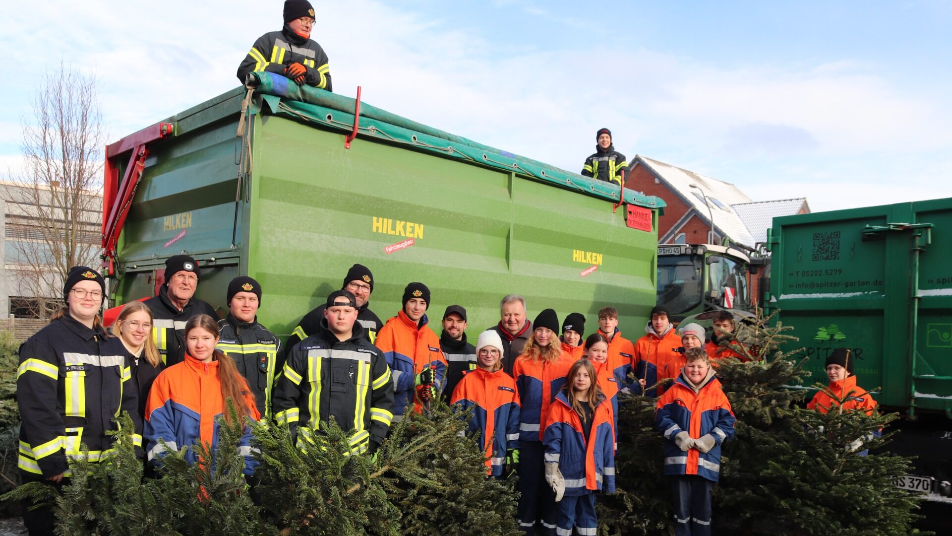 Trotz Kälte und Glätte führten die Jugendlichen die Sammlungsaktion durch. Foto: kd