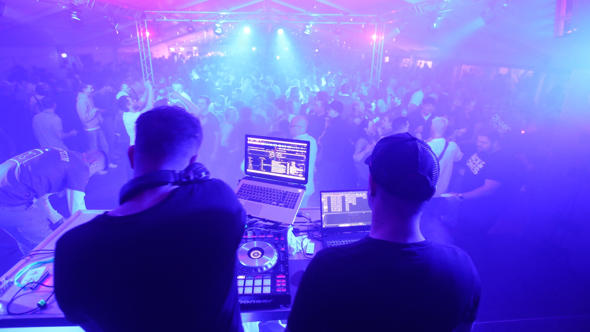 Après-Ski-Party mit den DJs von "2KLANG MUSIK".  Foto: SG Oerlinghausen