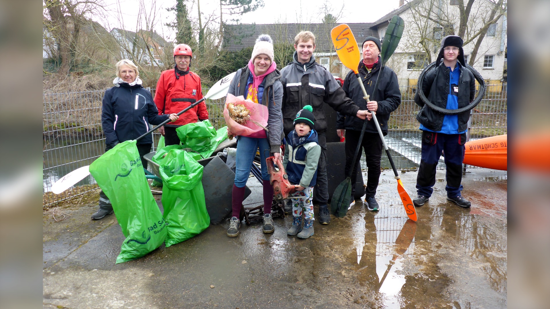 Auch die Kanuten der TG Schötmar beteiligen sich am „Clean Up Bad Salzuflen 2026“ und „fischen“ aus den Gewässern des Stadtgebietes alles, was in Bega und Werra nicht schwimmen soll. Foto: © Kanutengruppe TG Schötmar