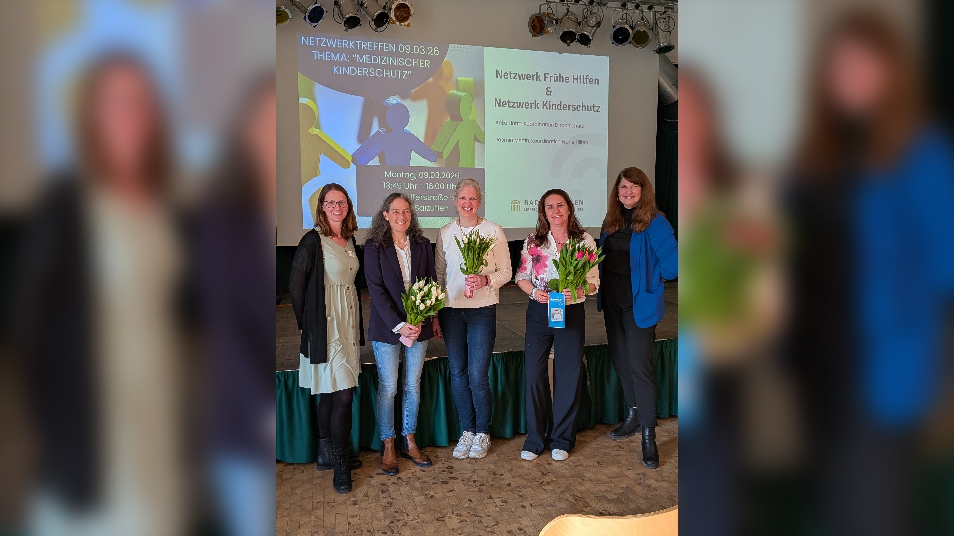 Ein durchweg positives Fazit nach dem Netzwerktreffen „Frühe Hilfen“ und „Kinderschutz“ zum Thema „Medizinischer Kinderschutz“ zogen (von links nach rechts) Jasmin Mertin (Frühe Hilfen, Stadt Bad Salzuflen), Dr. Maren Müller–Schiefer (Zahnärztlicher Dienst, Kreis Lippe), Simone Kellner (Kinder- und Jugendärztlicher Dienst, Kreis Lippe), Dr. Katharina Hübner (Zahnärztin und Beauftragte für zahnmedizinische Prävention Bezirksstelle Lippe) und Anke Hütte (Koordinierungsstelle Kinderschutz, Bad Salzuflen). © Stadt Bad Salzuflen