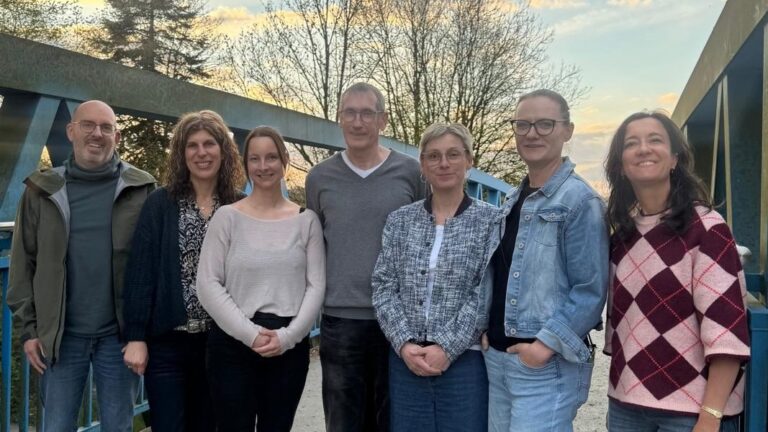 Mitglieder der Stadtschulpflegschaft sind (v.l.) Michael Hanke, Janine Dahlmann, Nadine Gottschalk, Diego Kern, Catherina Jörg, Dorothea Nowak und Nike Alkema. Es fehlen Patrizia Fitzner und Jana Plass. Foto: Privat