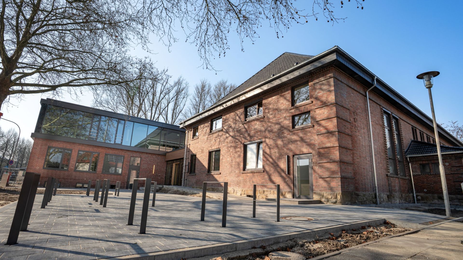 Festhalle Schötmar – Die frisch modernisierte Festhalle erstrahlt in neuem Glanz. Foto: Stadtwerke Bad Salzuflen