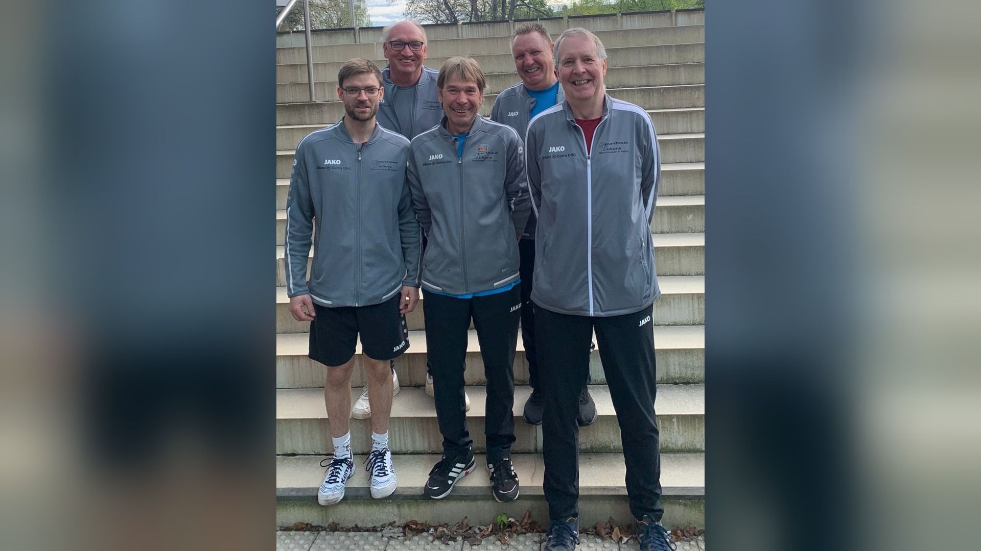 Aufstieg in die Oberliga – (hinten, v.l.) Jürgen Wiebusch und Uwe Wenzel sowie (vorne, v.l.) Arnd Stuckmann, Udo Buchwald und Manfred Lammert. Foto: Privat