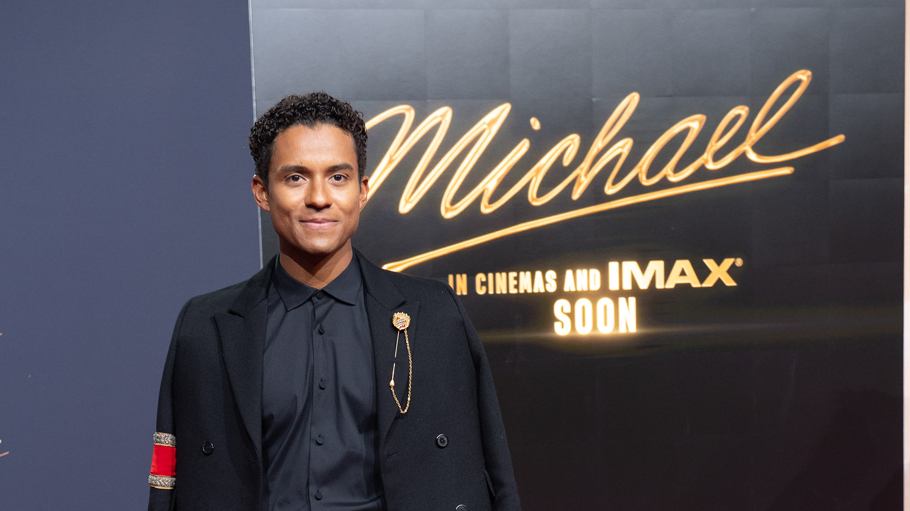 Jaafar Jackson – Entwaffnende Ähnlichkeit: Stolz präsentierte Jafaar Jackson seinen ersten Film „Michael“ bei der Premiere in Berlin. (Foto: highgloss.de)